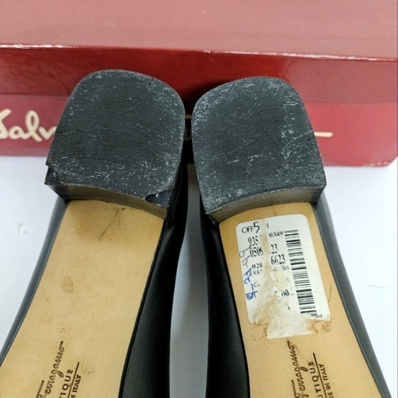 Salvatore Ferragamo Charade Vintage Calf Leather Heels in Black and Gold Sz 9.5 - Picture 10 of 13